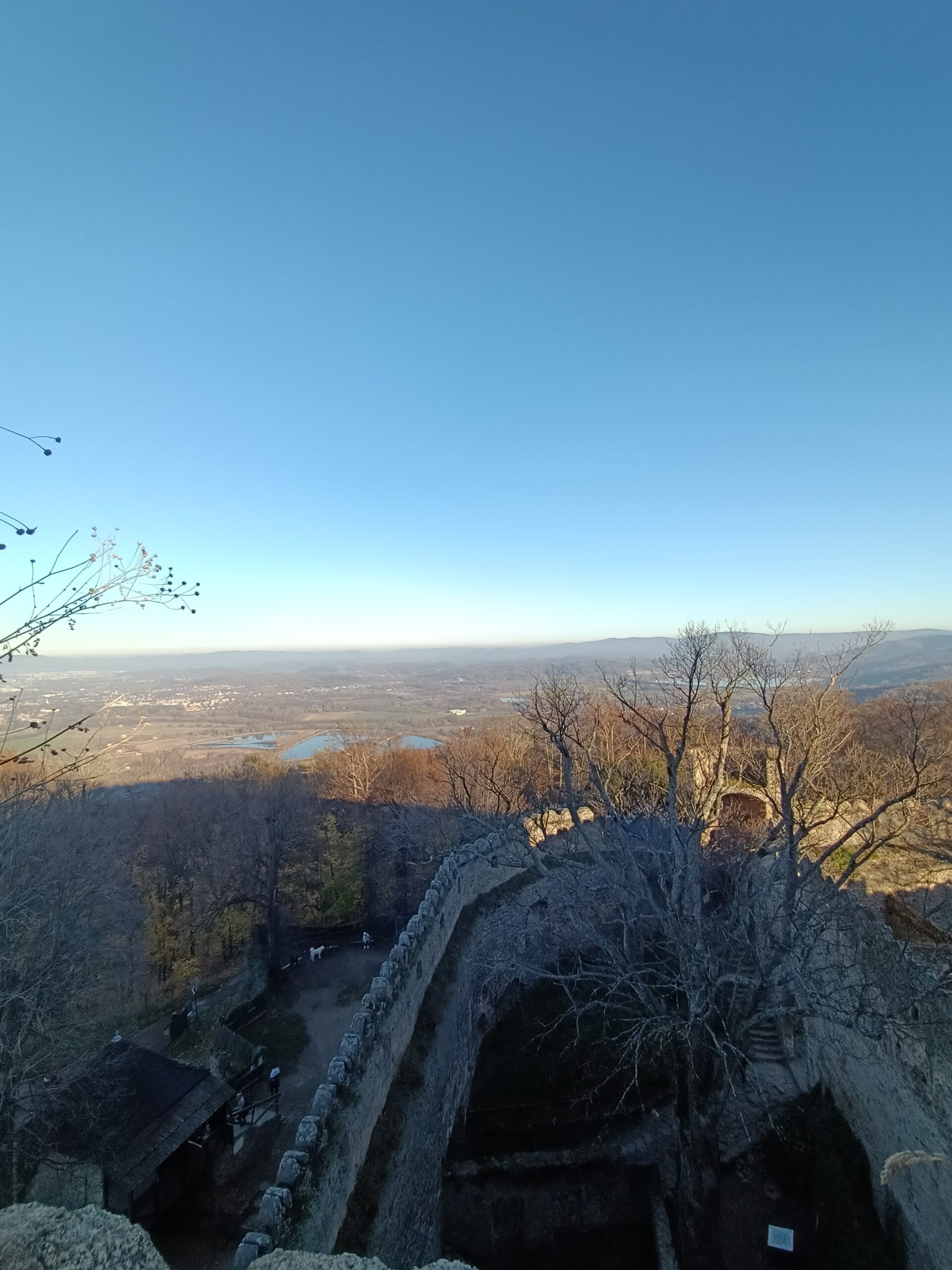 Zamek Chojnik: Niezdobyta Twierdza w Karkonoszach (Historia, Ciekawostki, Cennik, Mapa)