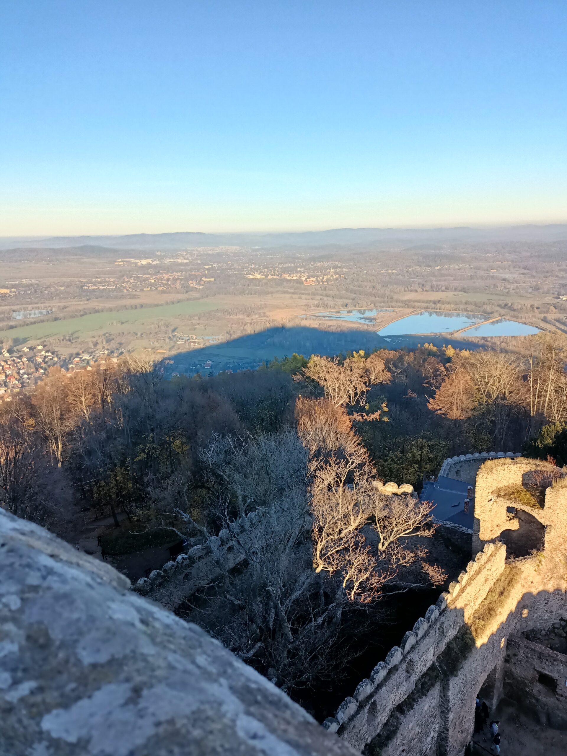 Zamek Chojnik: Niezdobyta Twierdza w Karkonoszach (Historia, Ciekawostki, Cennik, Mapa)