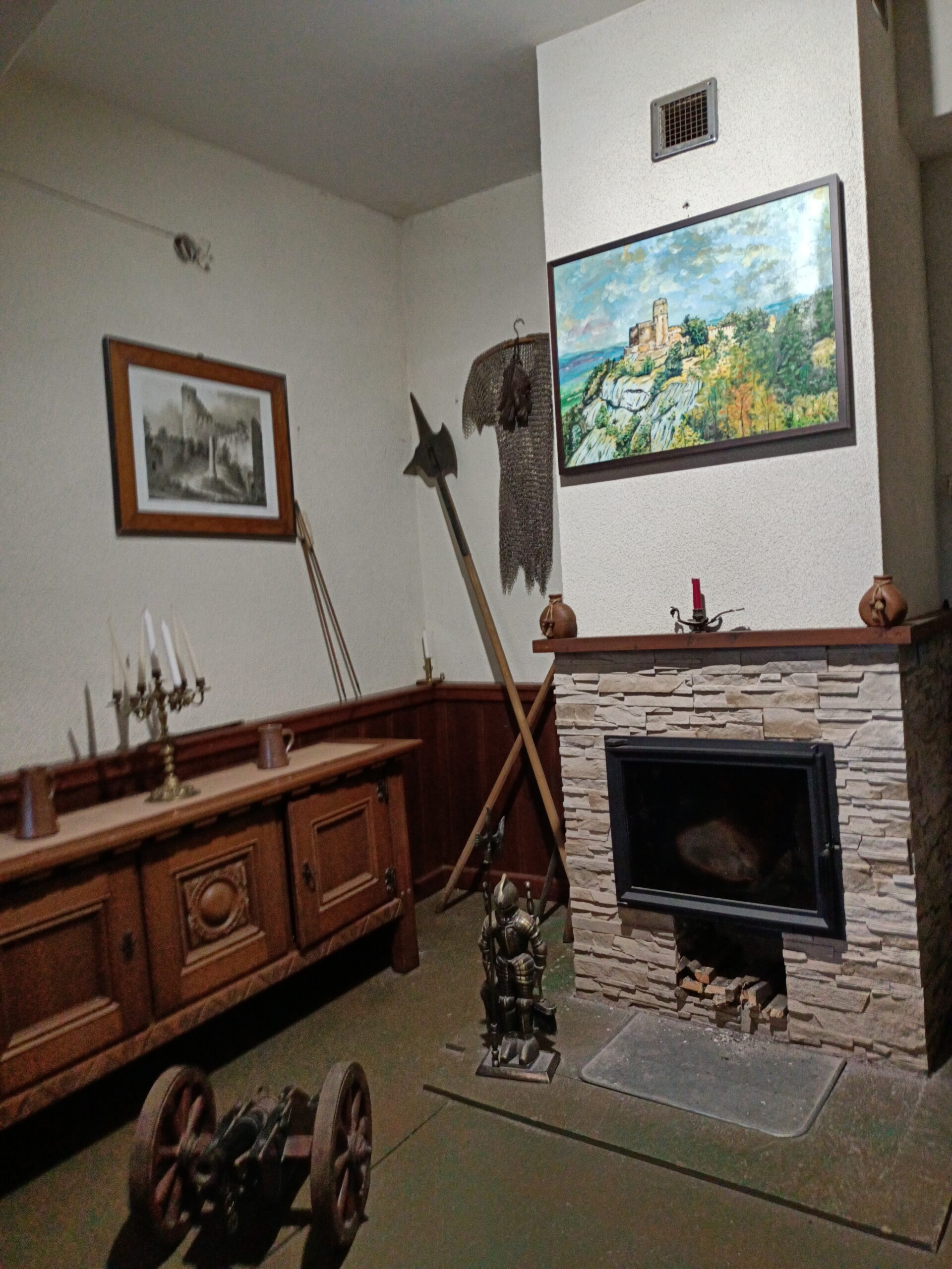 Zamek Chojnik: Niezdobyta Twierdza w Karkonoszach (Historia, Ciekawostki, Cennik, Mapa)