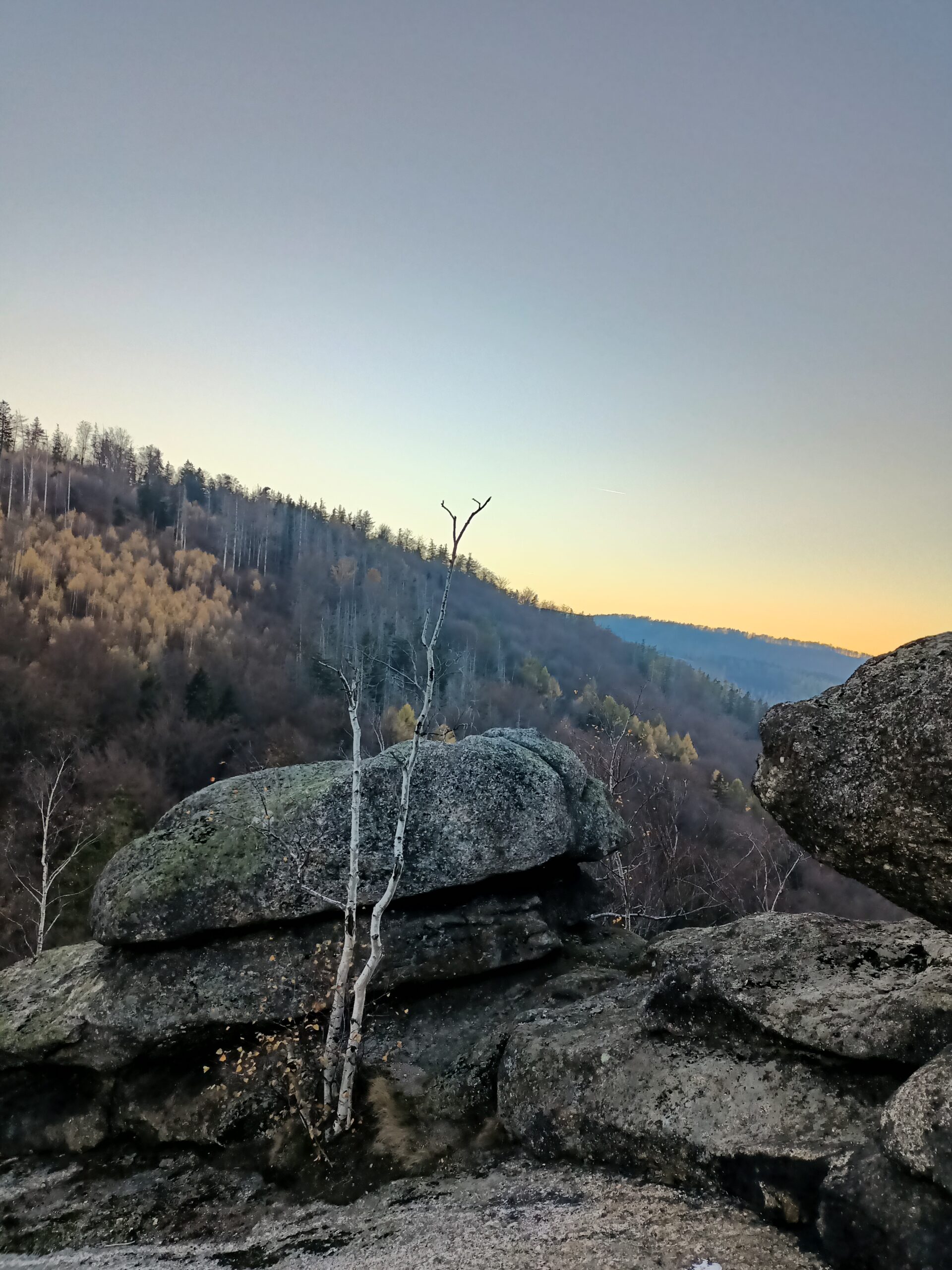 Zamek Chojnik: Niezdobyta Twierdza w Karkonoszach (Historia, Ciekawostki, Cennik, Mapa)