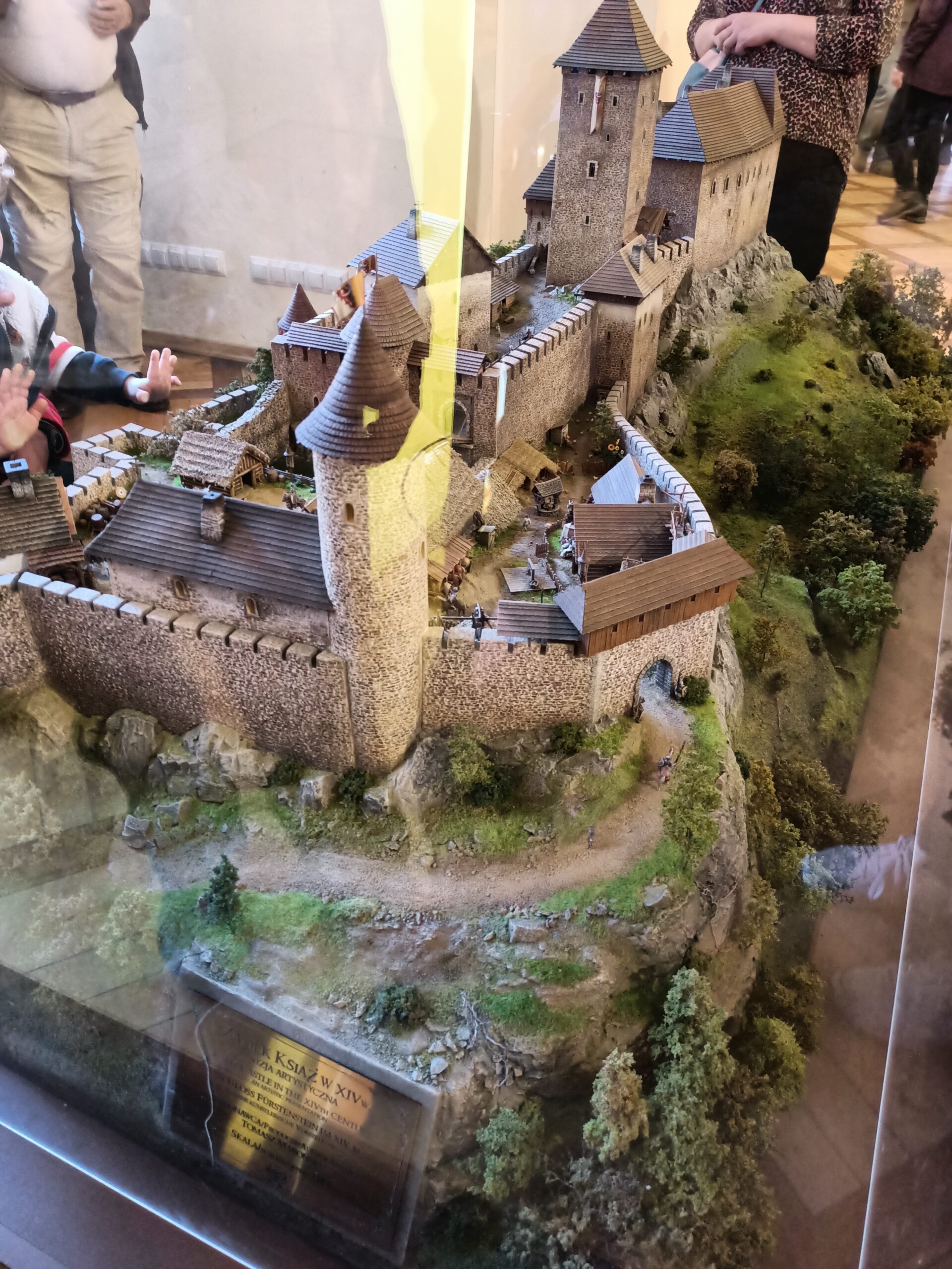 Zamek Książ w Wałbrzychu: Perła Dolnego Śląska (Historia, Ciekawostki, Cennik, Mapa)