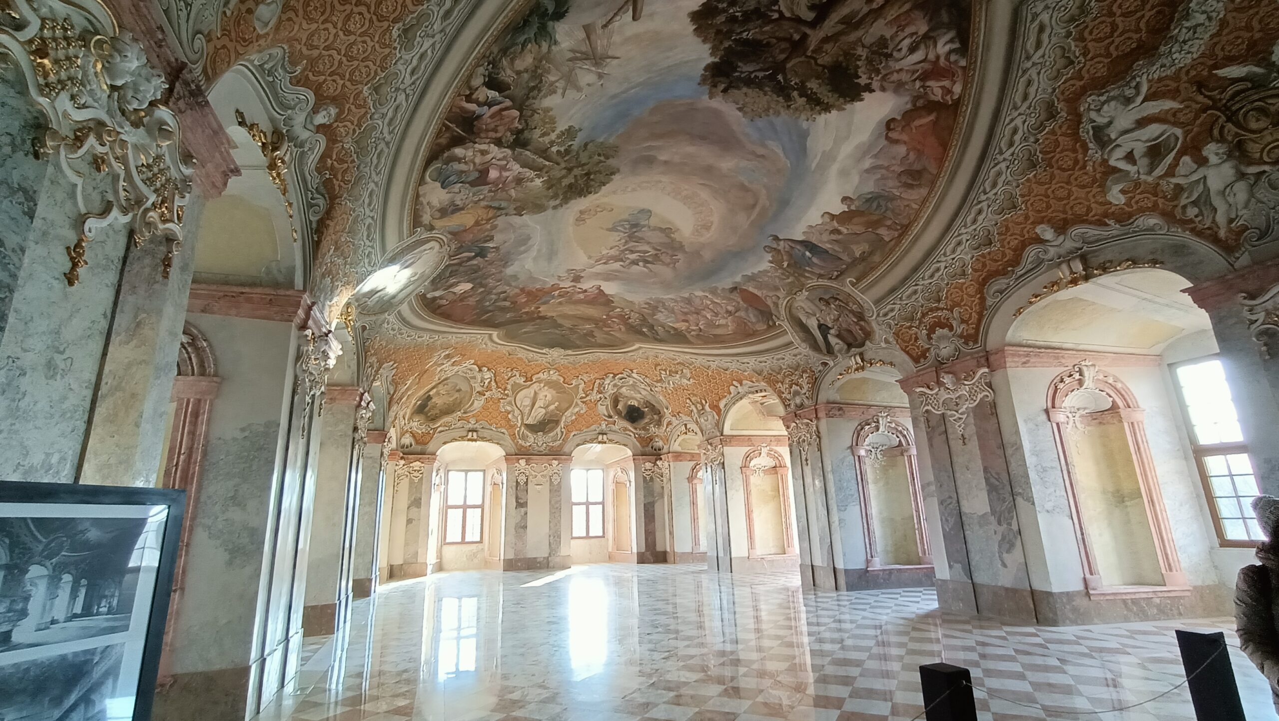 Opactwo w Lubiążu: największy klasztor cystersów na świecie