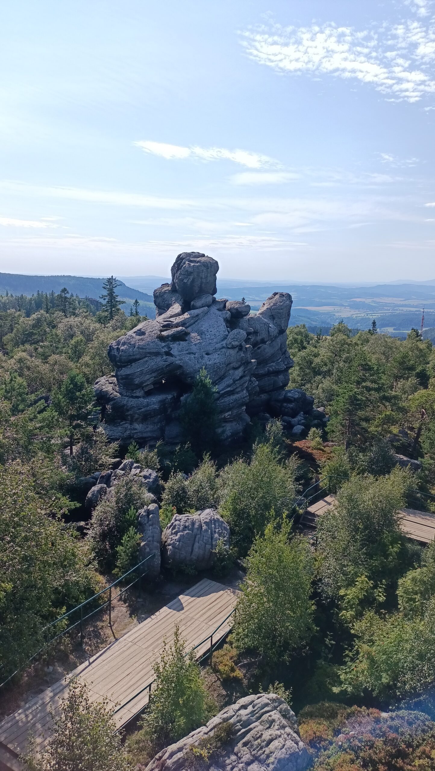 Szczeliniec Wielki: Magiczny Labirynt Gór Stołowych