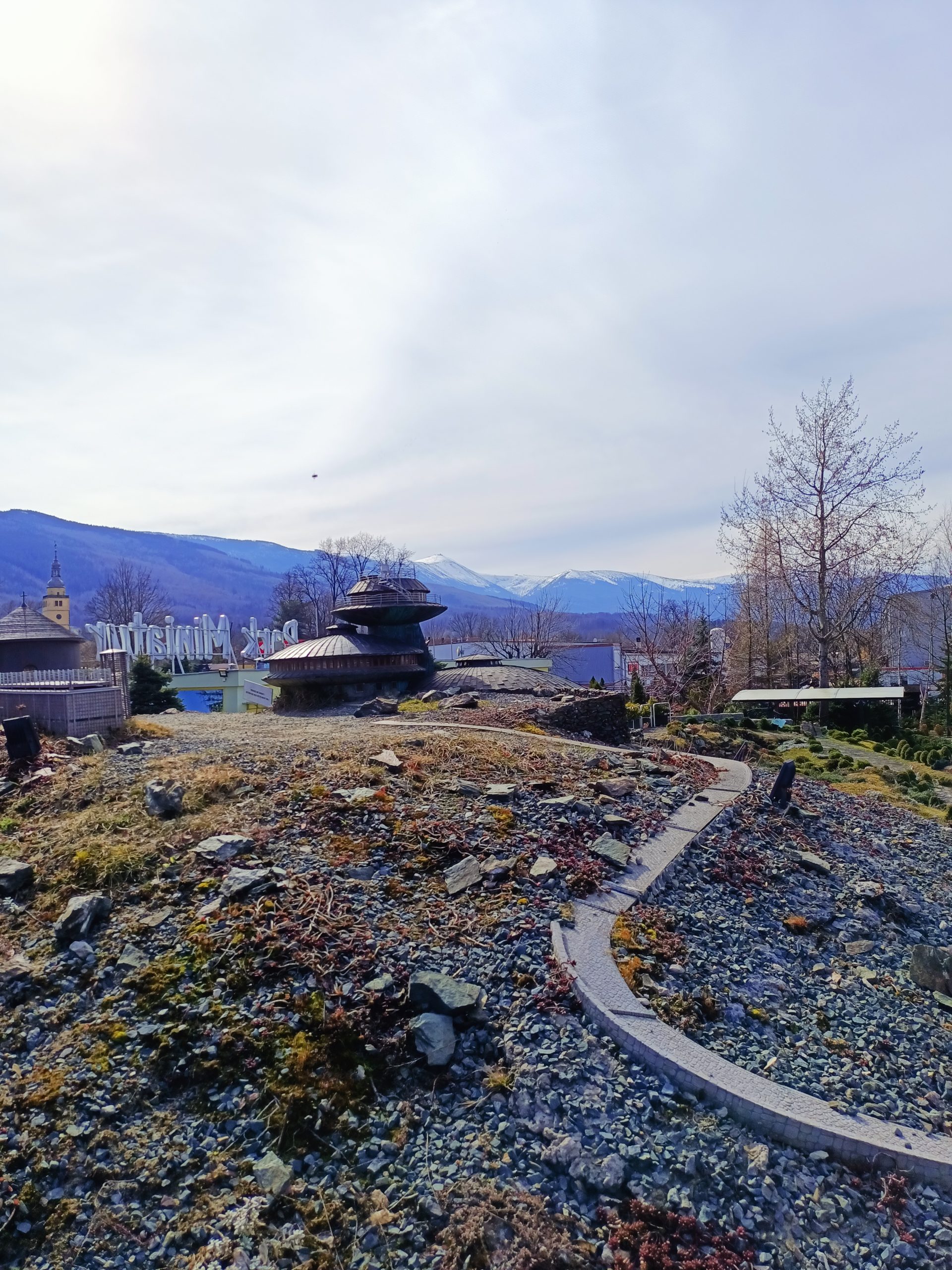 Co zobaczyć w Kowarach? Idealny plan na jednodniową wycieczkę u podnóża Karkonoszy