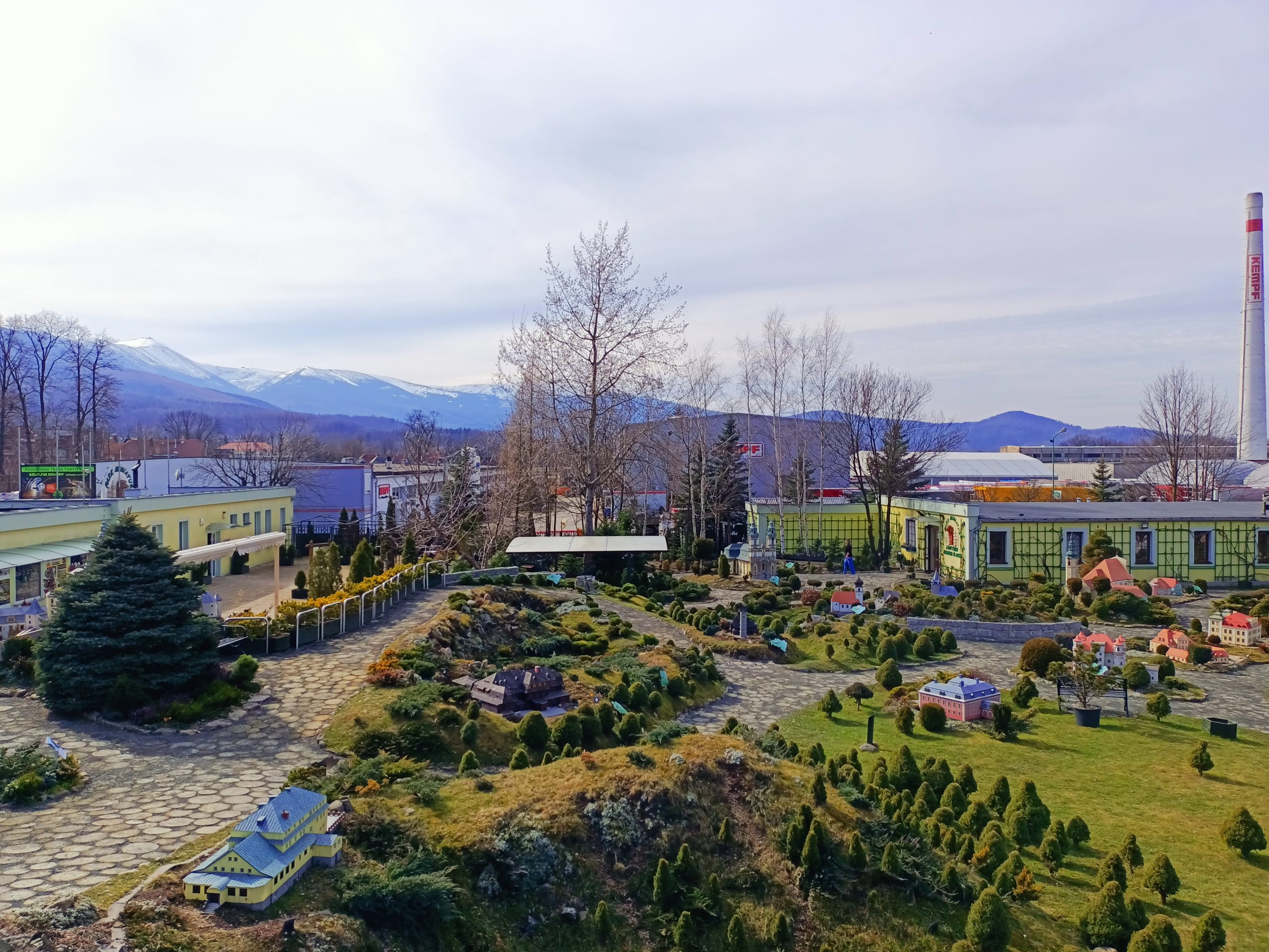 Co zobaczyć w Kowarach? Idealny plan na jednodniową wycieczkę u podnóża Karkonoszy